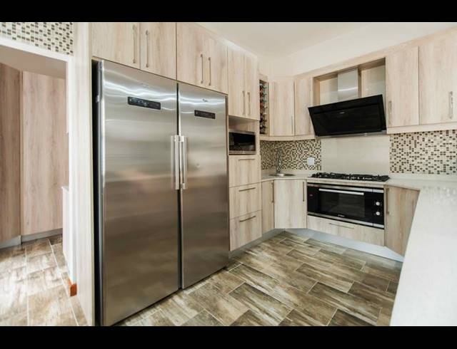 11 BEDROOM HOUSE FOR SALE IN COPPERLEAF ESTATE